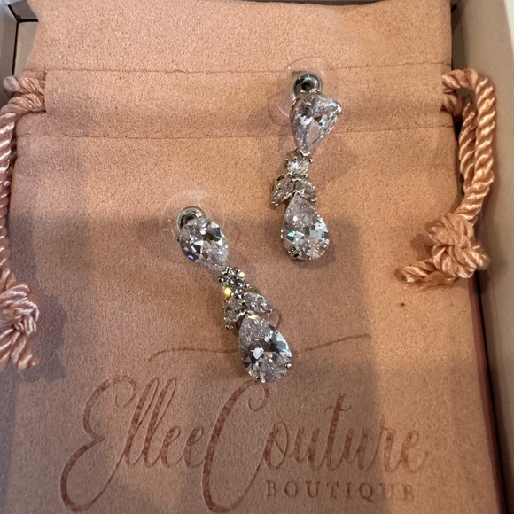 Bridal Earring Set *New in Box* - Picture 6 of 9